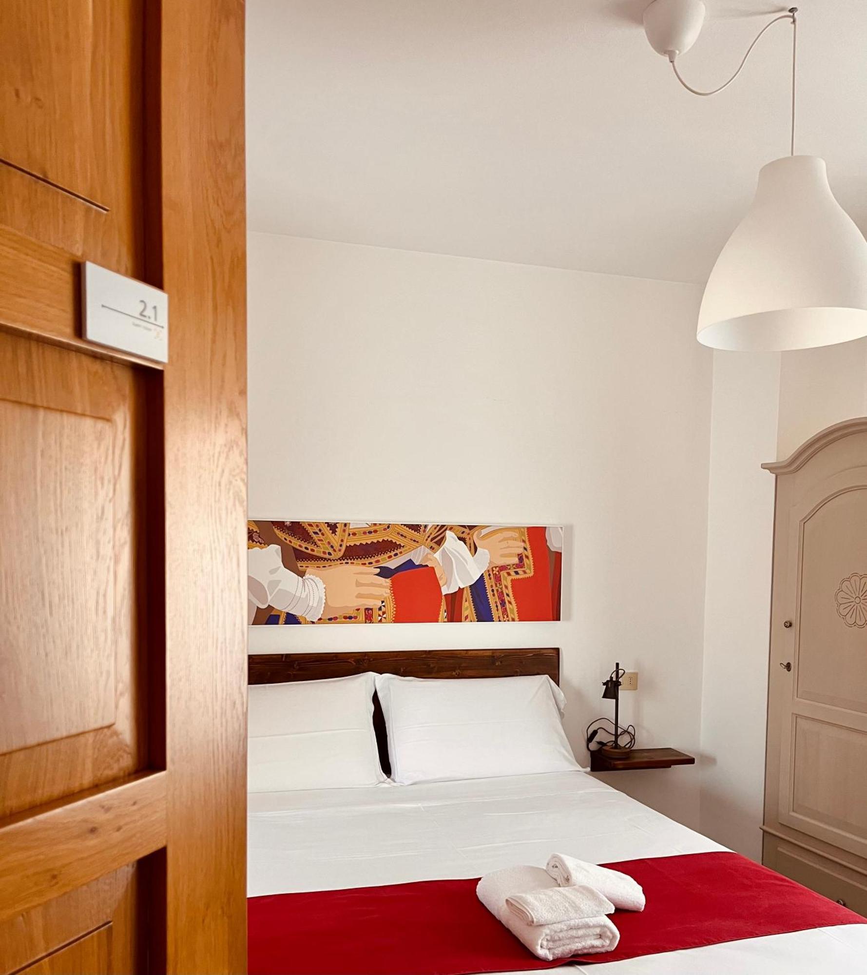 Carrales Guest House Nuoro  Eksteriør bilde